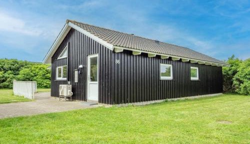 Three-Bedroom Vacation Home 