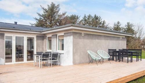 Three-Bedroom Vacation Home 