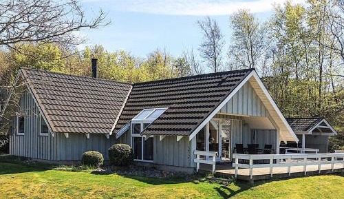 Three-Bedroom Vacation Home 