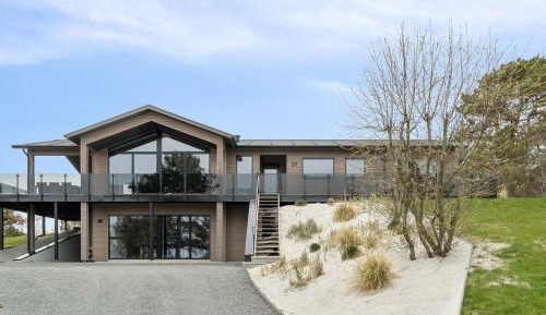 Five-Bedroom Holiday Home
