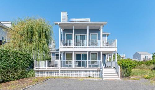 Three-Bedroom Vacation Home 