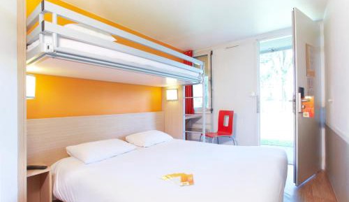 Triple Room with 1 Double Bed and 1 Single Bed