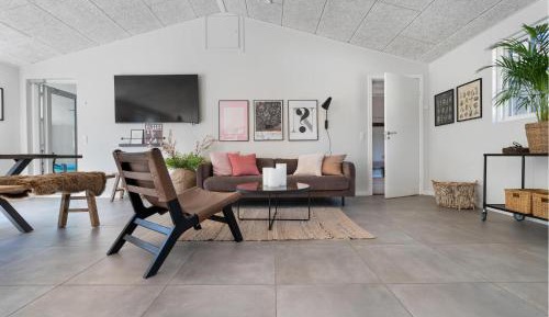 Twelve-Bedroom Holiday Home
