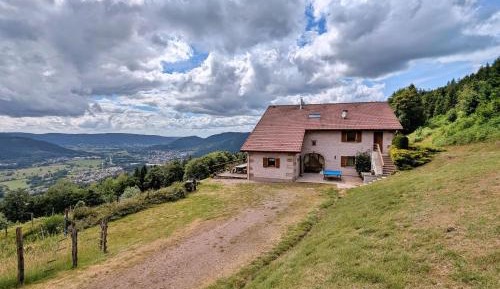 Holiday Home (8 Adults)