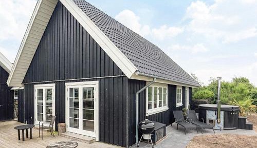 Three-Bedroom Vacation Home 