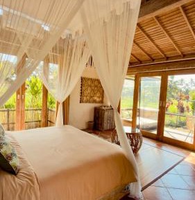 Villa with Garden View