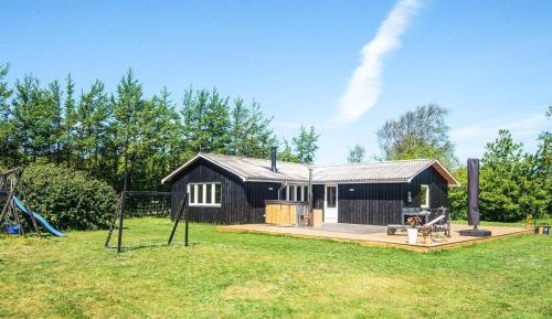 Three-Bedroom Vacation Home 