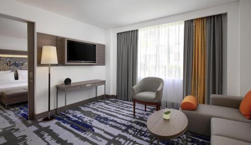 Suite Room with Free Benefit Access to Premiere Lounge