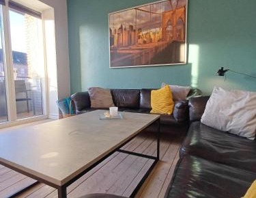 Three-Bedroom Apartment with Balcony