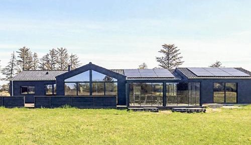 Five-Bedroom Holiday Home