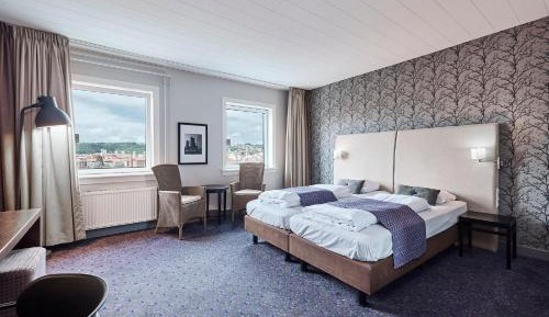 Captain Room