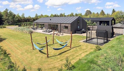 Three-Bedroom Vacation Home 