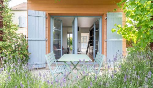 Studio with Garden View
