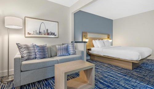 King Suite with Sofa Bed - Non-Smoking