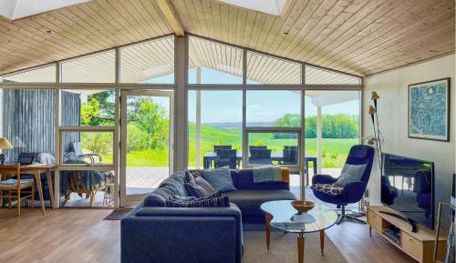 Three-Bedroom Vacation Home 