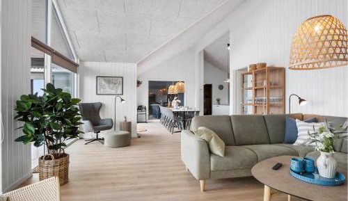 Five-Bedroom Holiday Home