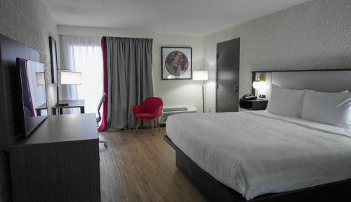 Deluxe King Room - Non-Smoking