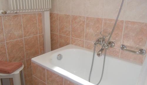 Standard Twin Room with Lake View
