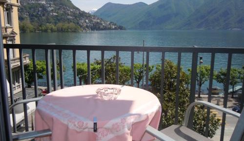 Standard Double Room with Balcony and Lake View