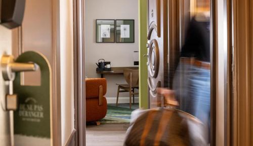 Connecting Rooms