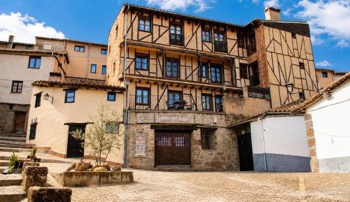 Apartment (2 Adults)
