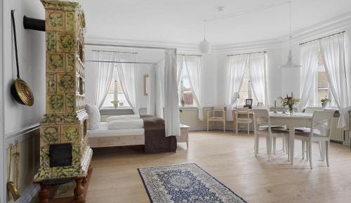Executive King Suite - Non-Smoking