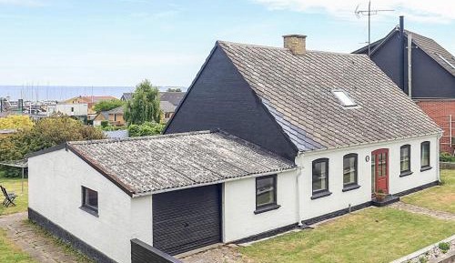 Three-Bedroom Vacation Home 