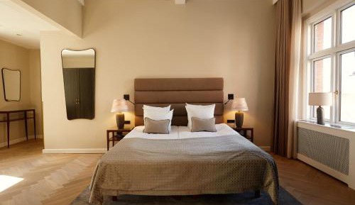 Signature Suite