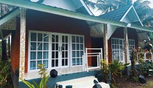 Standard Double Room with Shared Bathroom