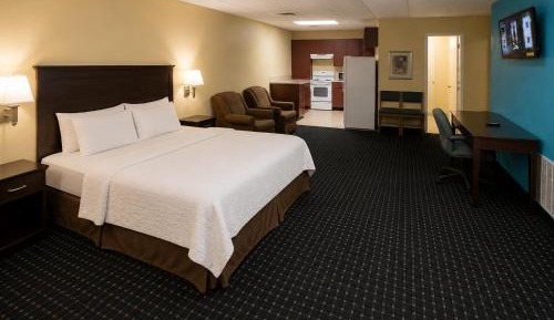 Deluxe Queen Room