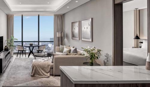 One-Bedroom King Apartment