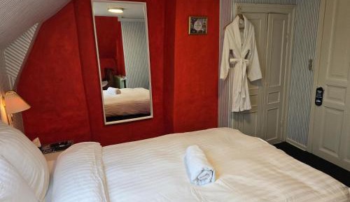 Double or Twin Room with Shared Bathroom