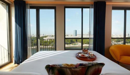 Studio Balcony Junior Suite - Paris view