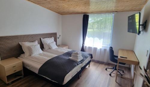 Deluxe Double Room with Shower