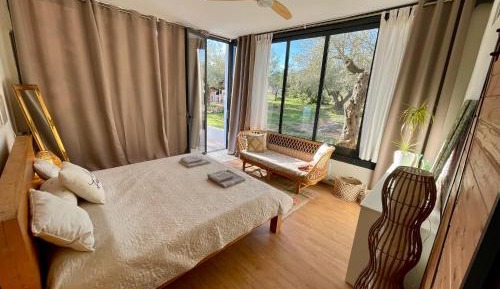 Queen Room with Garden View