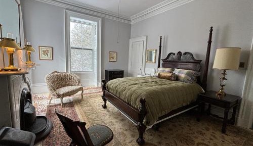 Queen Room with Garden View