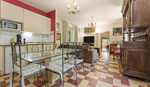 Superior One-Bedroom Apartment with Balcony