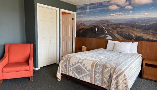 Nonsmoking Room with Queen Bed
