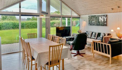 Three-Bedroom Vacation Home 