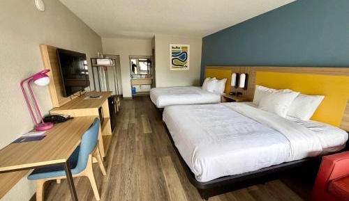 Queen Room with Two Queen Beds - Smoking