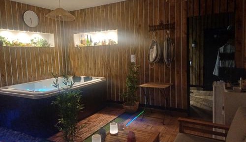 Double Room with Spa Bath