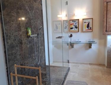 Deluxe Double Room with Shower