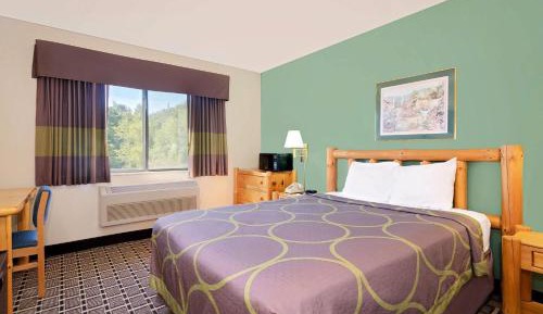 Queen Room - Mobility Access/Non-Smoking