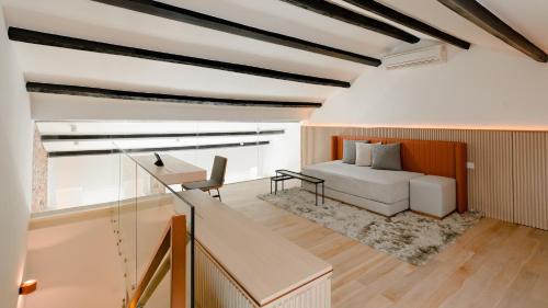 The Bartholdi Loft (Deluxe King Loft)