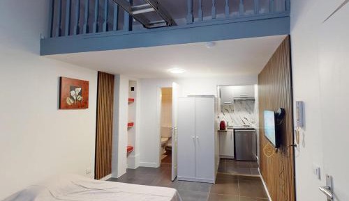 One-Bedroom Apartment