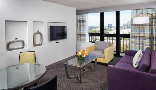 One-Bedroom King Suite with Sofa Bed 