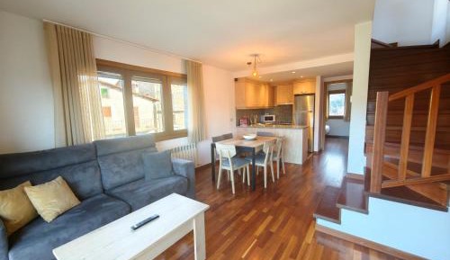 Apartment with Mountain View