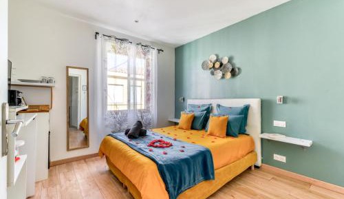 Deluxe Suite with Spa Bath