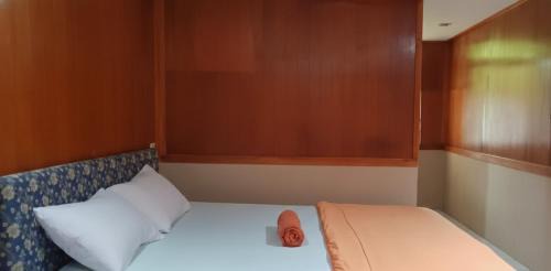 Deluxe Room (2 Adults + 1 Child)