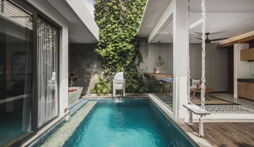 Grand One-Bedroom Villa with Private Pool & Floating Bathtub